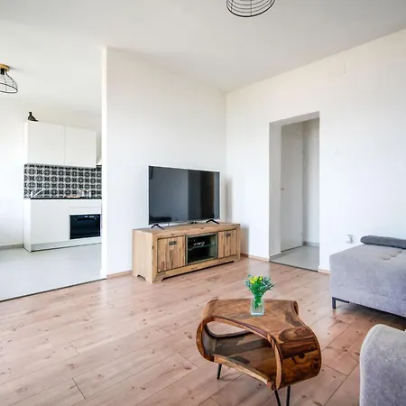 Smit By Interhome * נובי ווינודולסקי