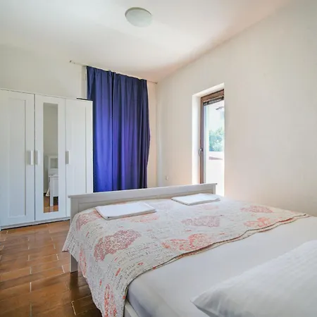 Smit By Interhome