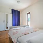 Smit By Interhome