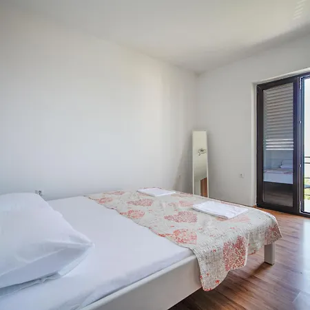 Smit By Interhome